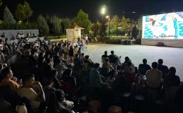 EuroBasket 2025 yarı finali heyecanı Türkiye’yi sardı: Milli takım coşkusu dev ekranlarda yaşandı